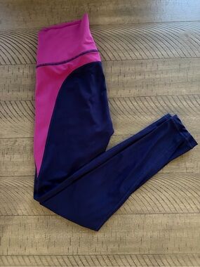 Wilo Women’s Pink and Purple Athletic Leggings